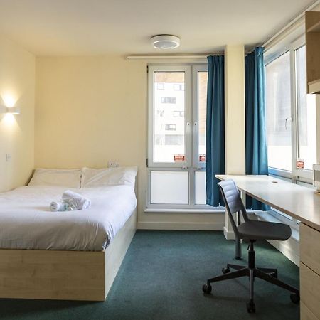 Burley Road Aparthotel Leeds  Buitenkant foto