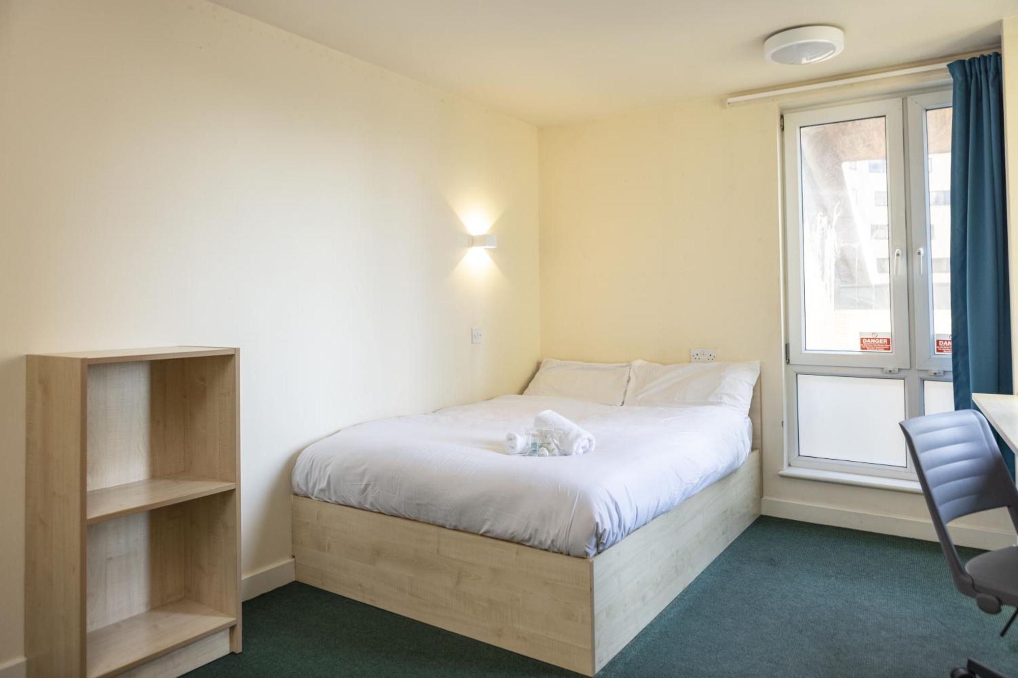 Burley Road Aparthotel Leeds  Buitenkant foto