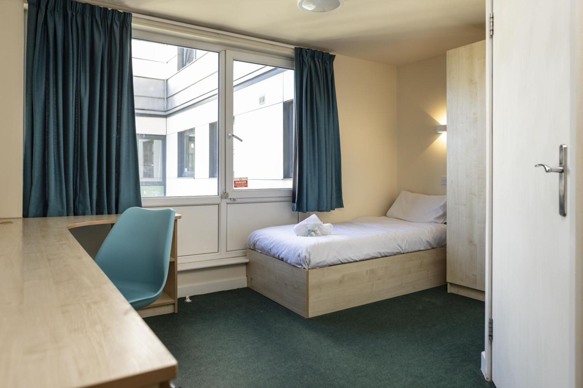 Burley Road Aparthotel Leeds  Buitenkant foto